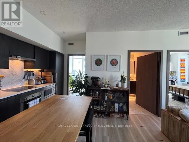 3606 - 17 BATHURST STREET
