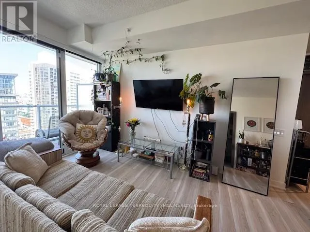 3606 - 17 BATHURST STREET