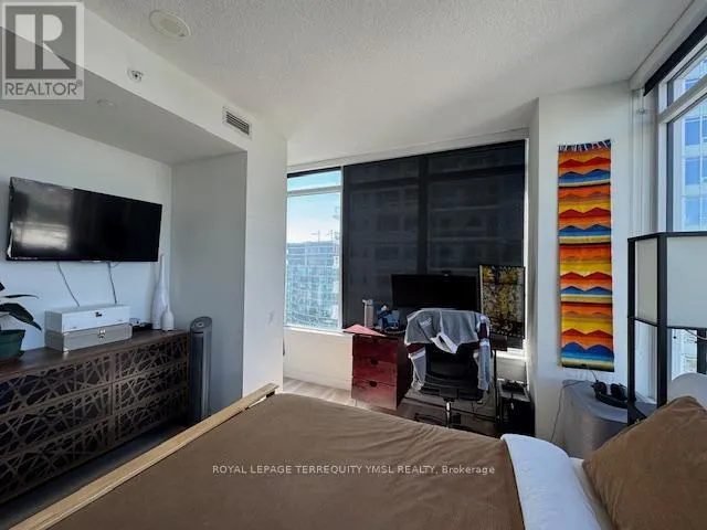 3606 - 17 BATHURST STREET