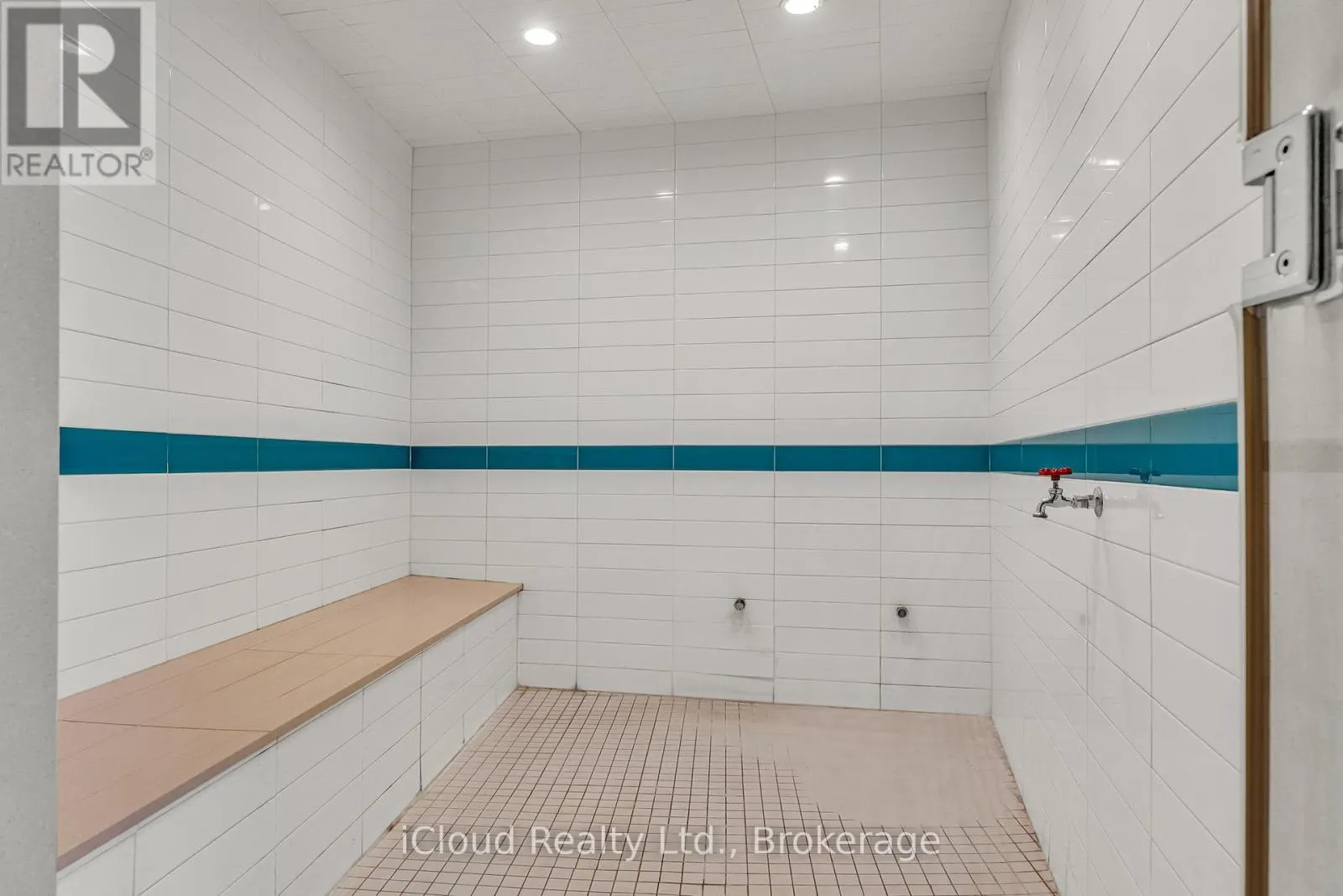 210E - 500 QUEENS QUAY W
