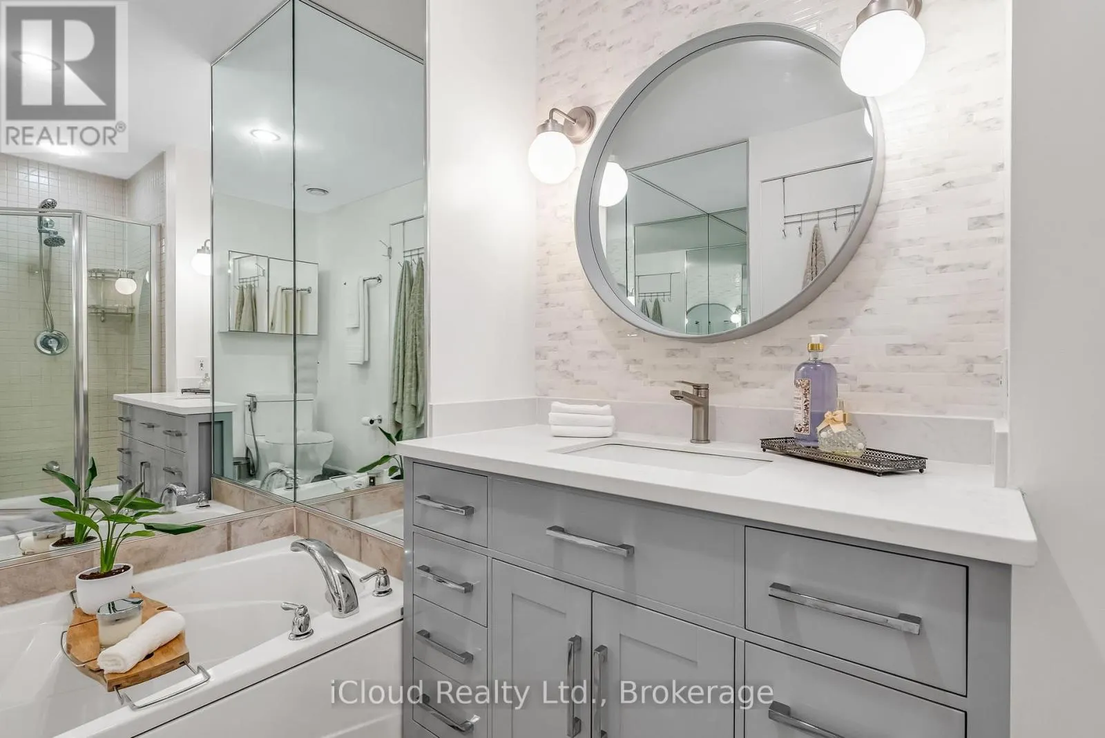 210E - 500 QUEENS QUAY W