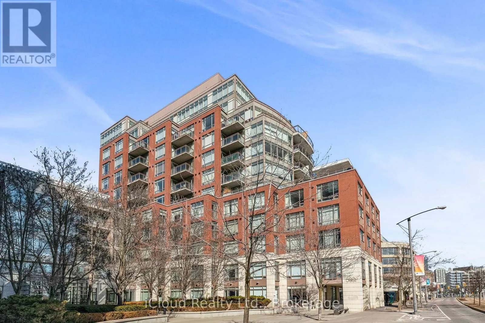 210E - 500 QUEENS QUAY W
