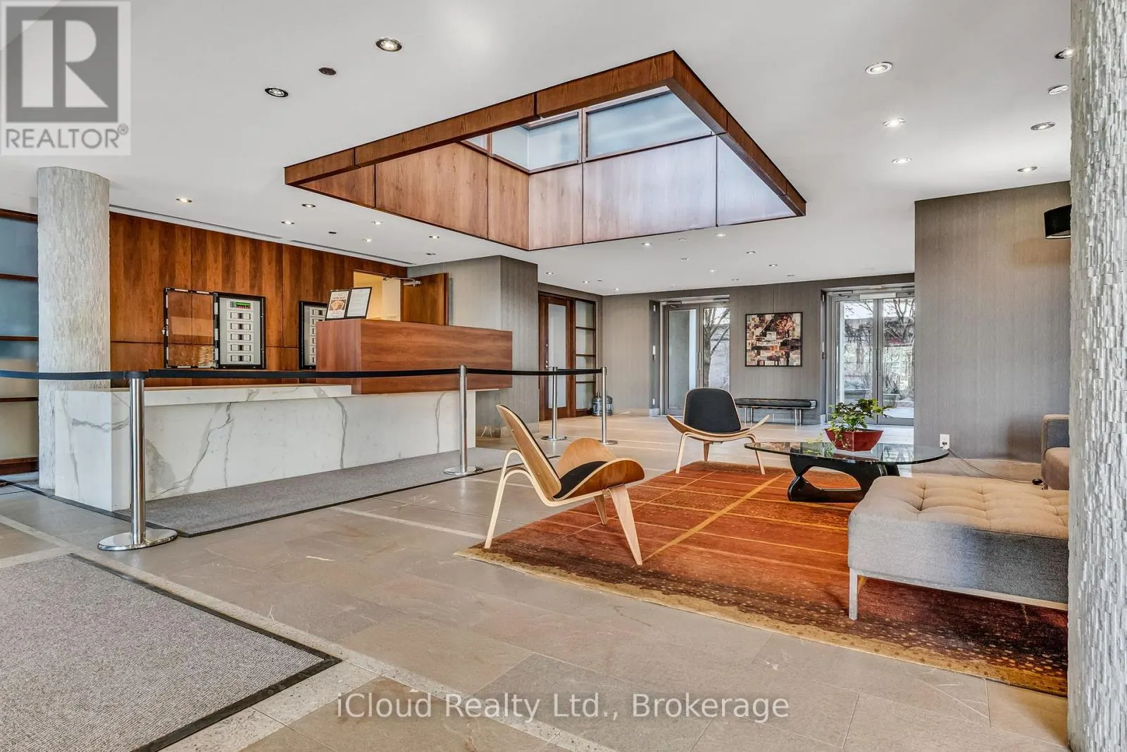 210E - 500 QUEENS QUAY W