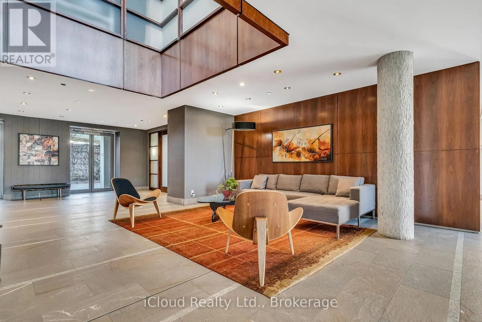 210E - 500 QUEENS QUAY W