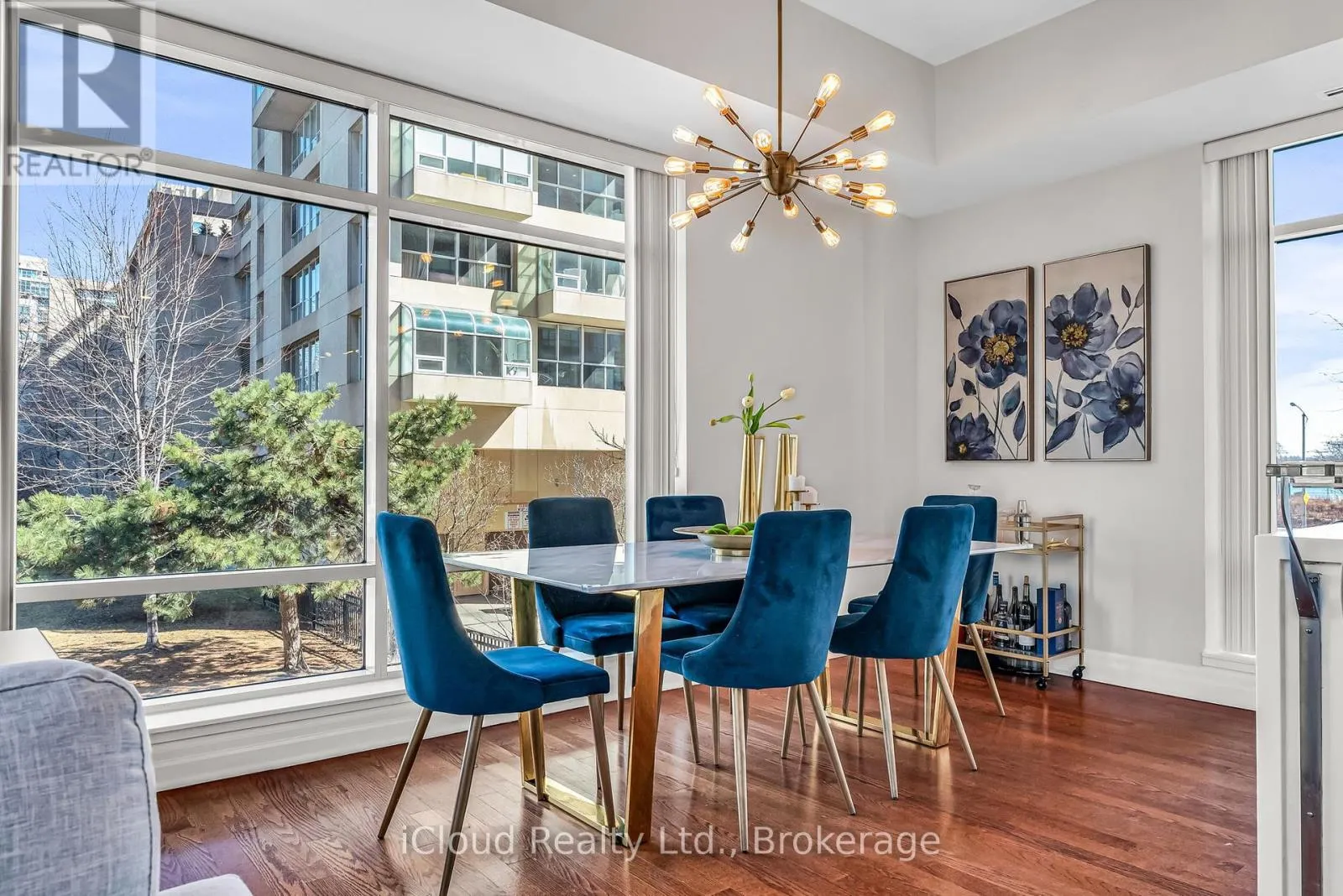 210E - 500 QUEENS QUAY W