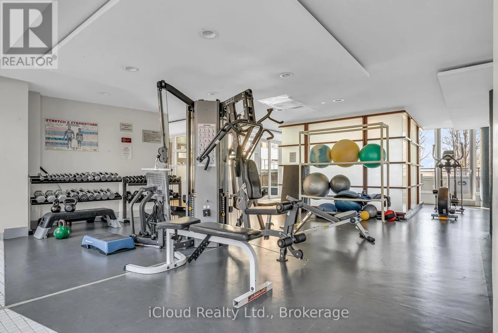 210E - 500 QUEENS QUAY W