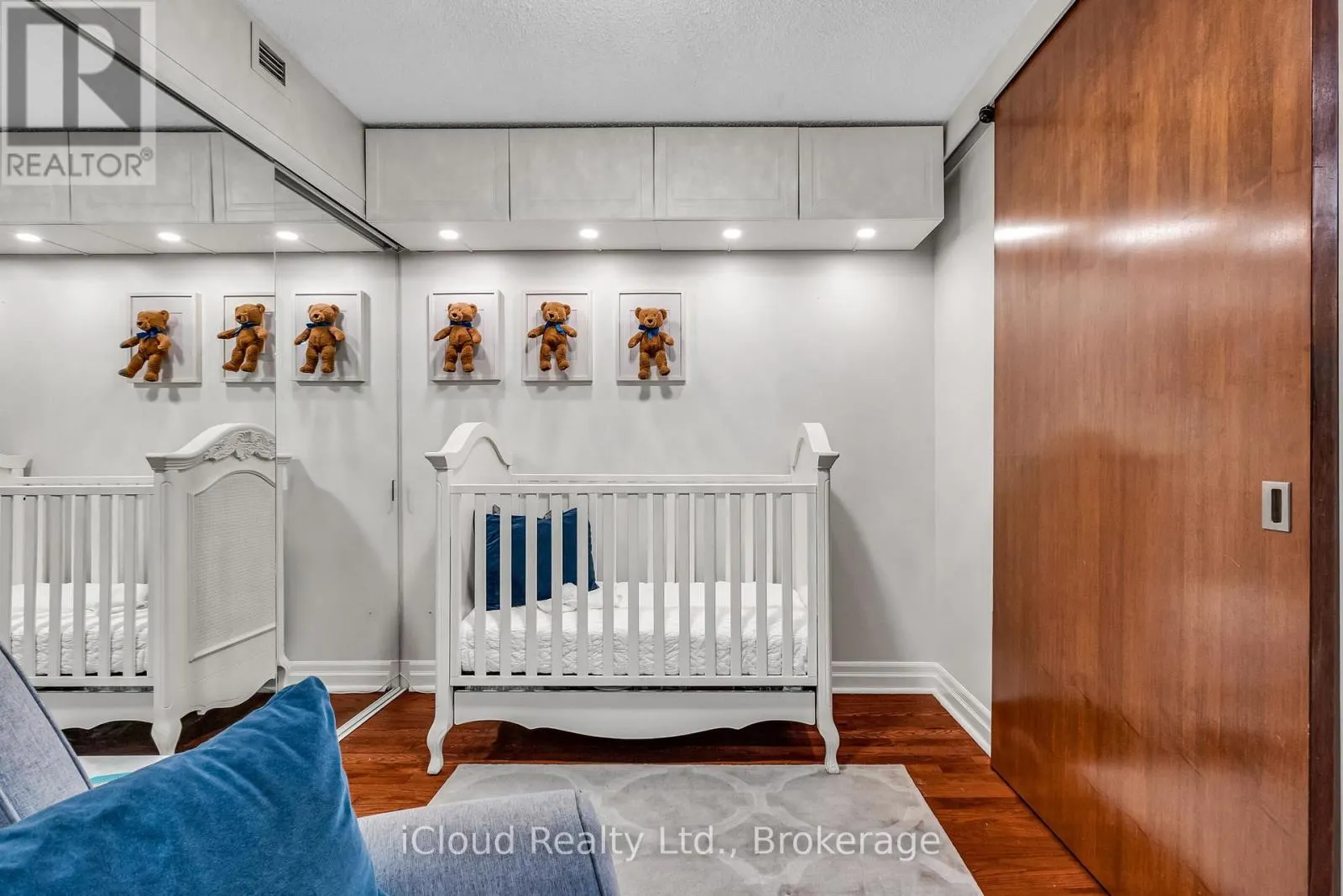 210E - 500 QUEENS QUAY W