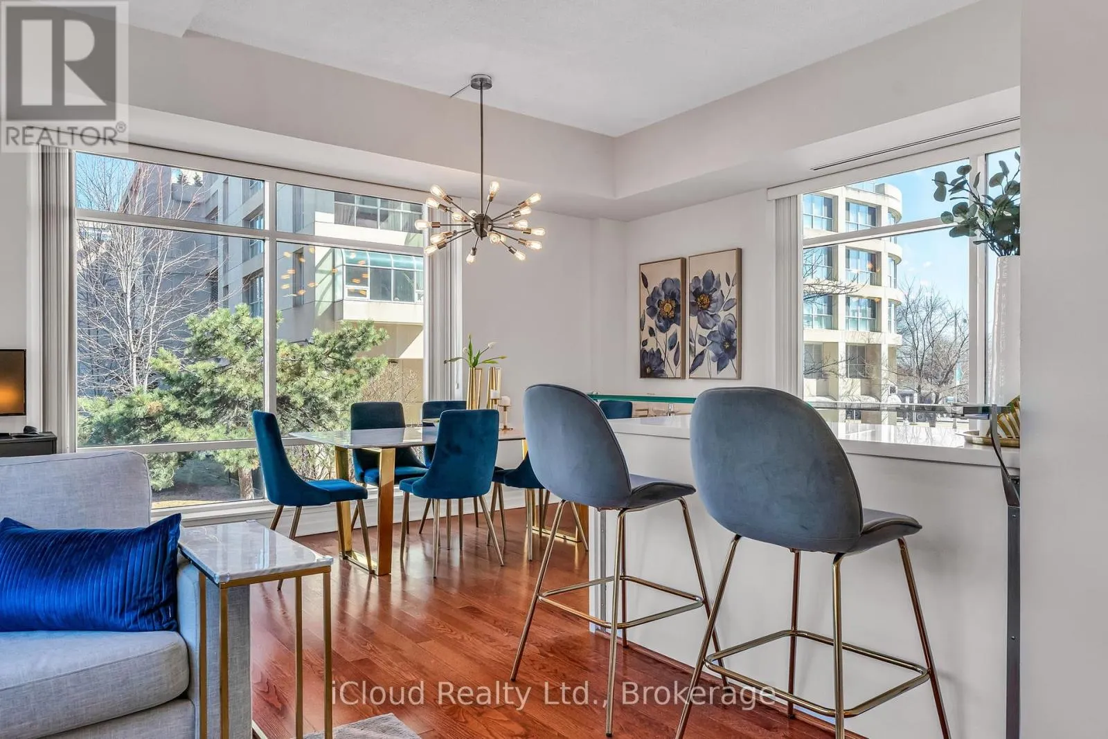 210E - 500 QUEENS QUAY W