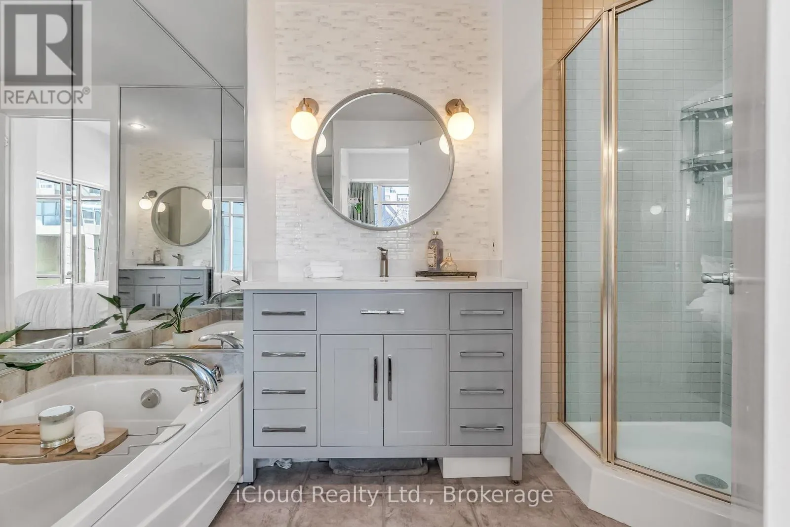 210E - 500 QUEENS QUAY W