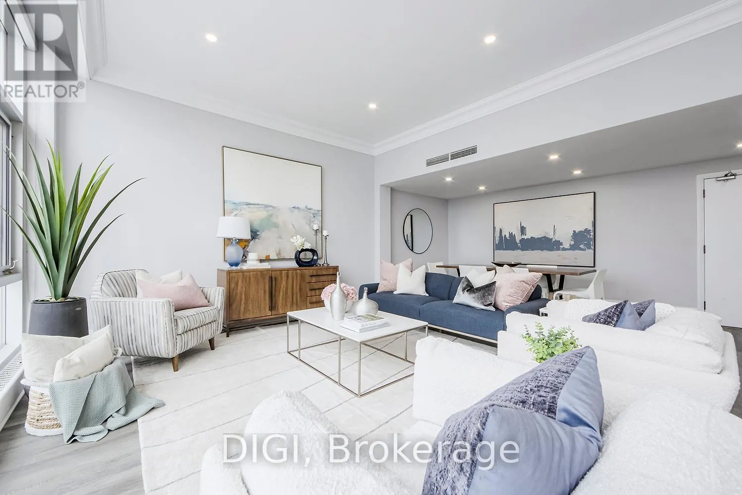 PH24 - 400 WALMER ROAD