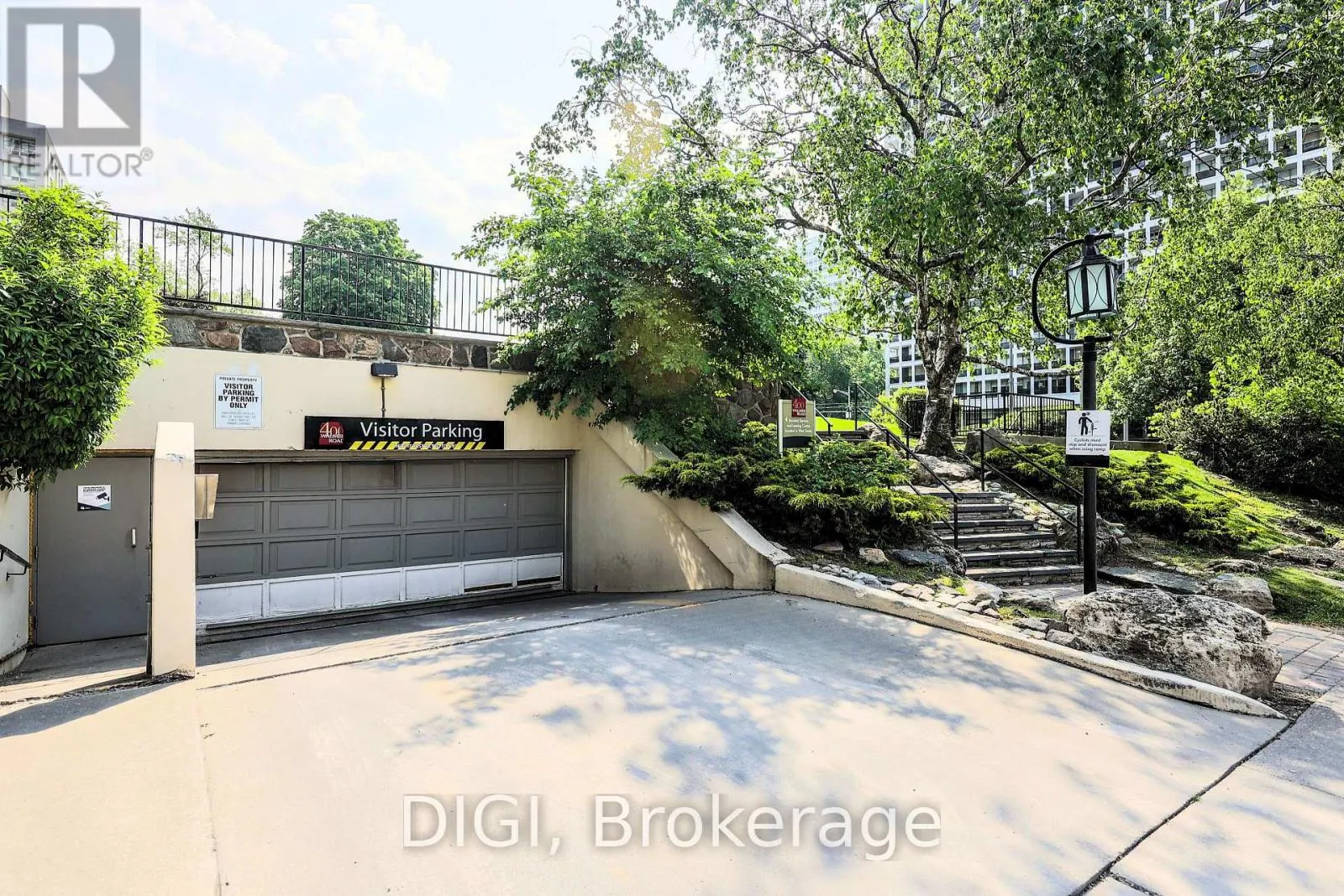 PH24 - 400 WALMER ROAD
