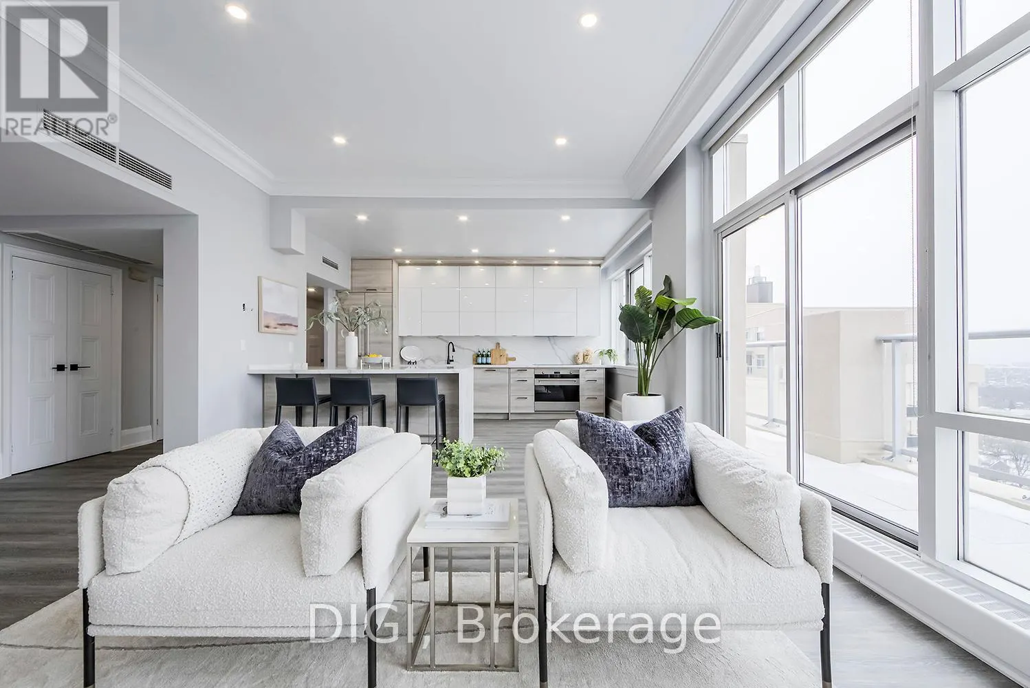 PH24 - 400 WALMER ROAD