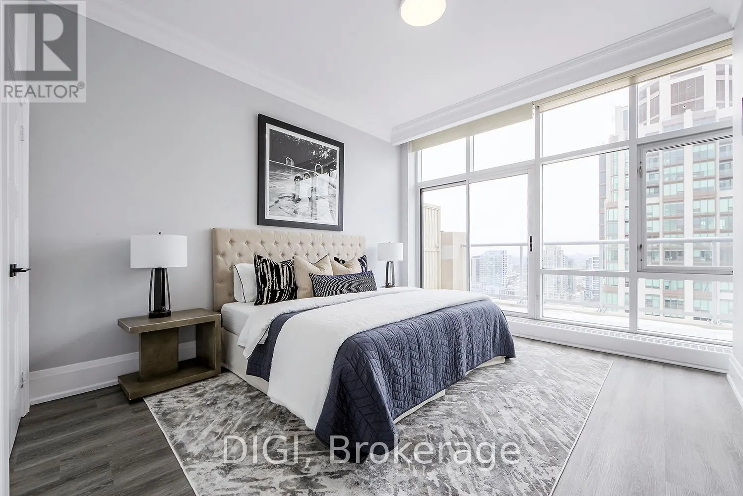 PH24 - 400 WALMER ROAD