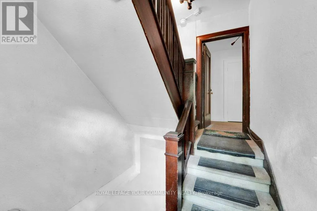 390 DAVENPORT ROAD