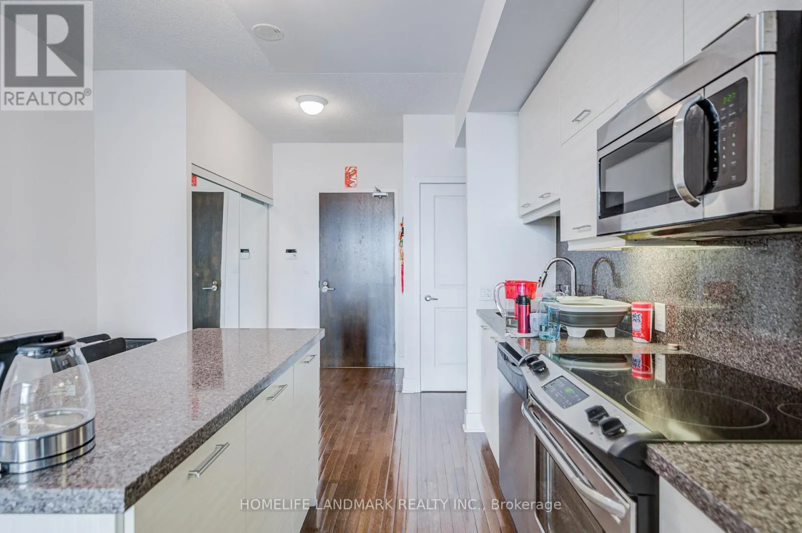 609 - 26 NORTON AVENUE