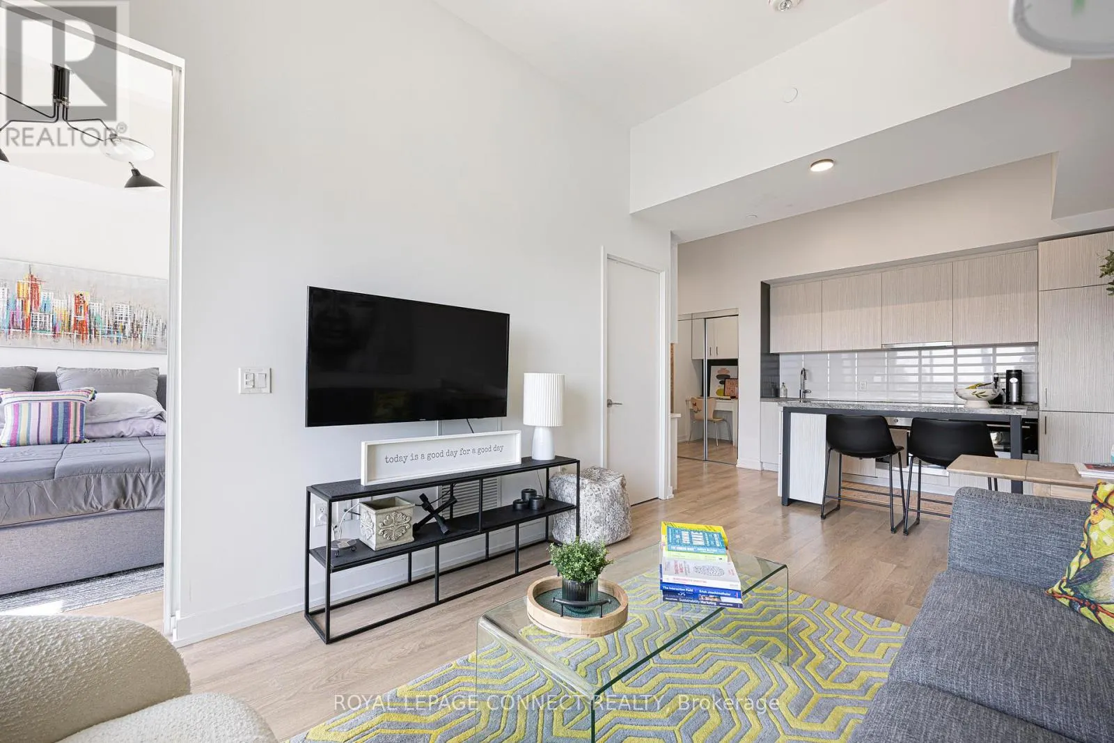 1301 - 158 FRONT STREET E