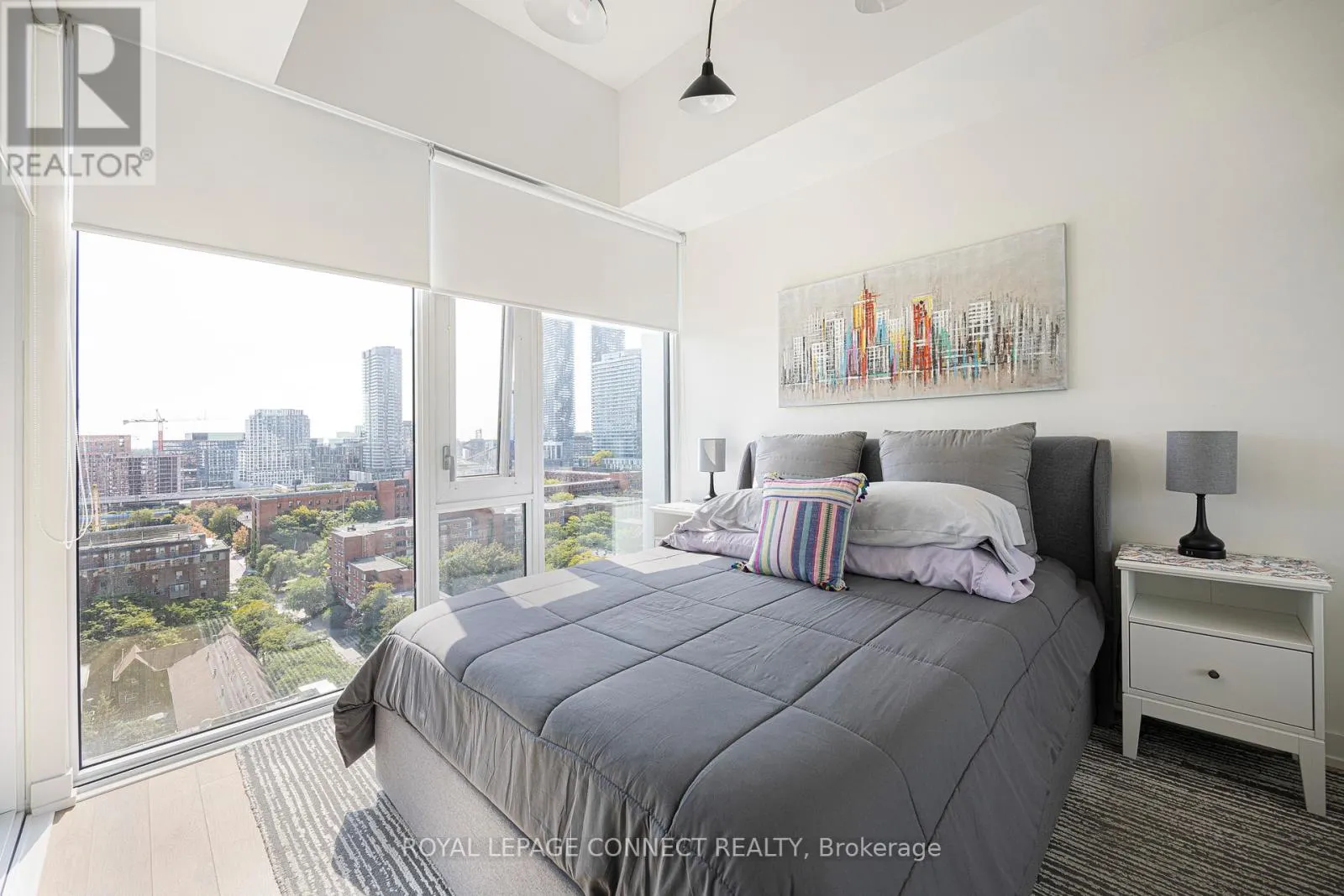 1301 - 158 FRONT STREET E