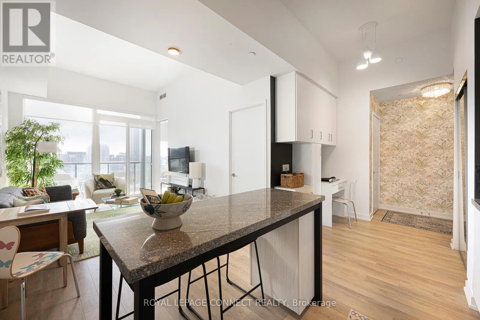 1301 - 158 FRONT STREET E
