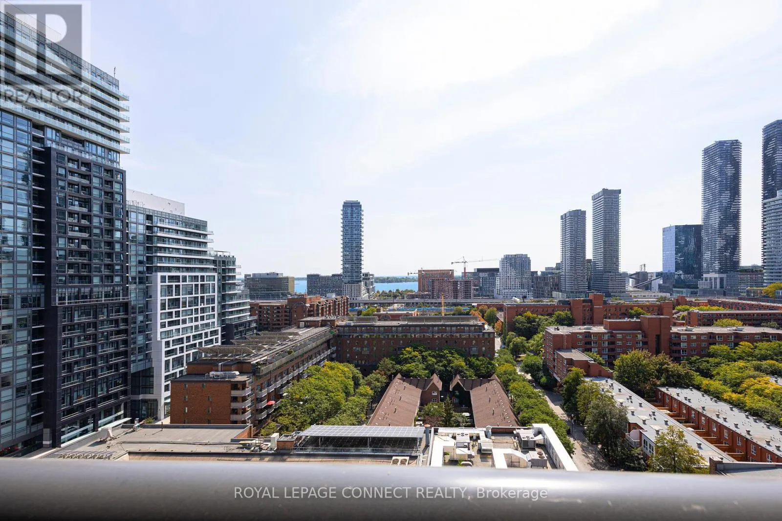 1301 - 158 FRONT STREET E