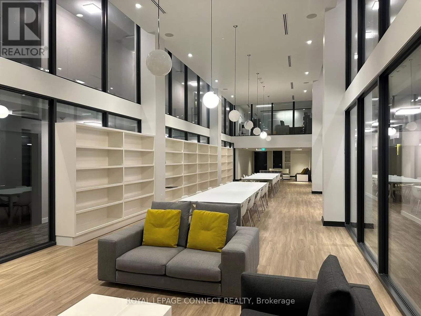 1301 - 158 FRONT STREET E