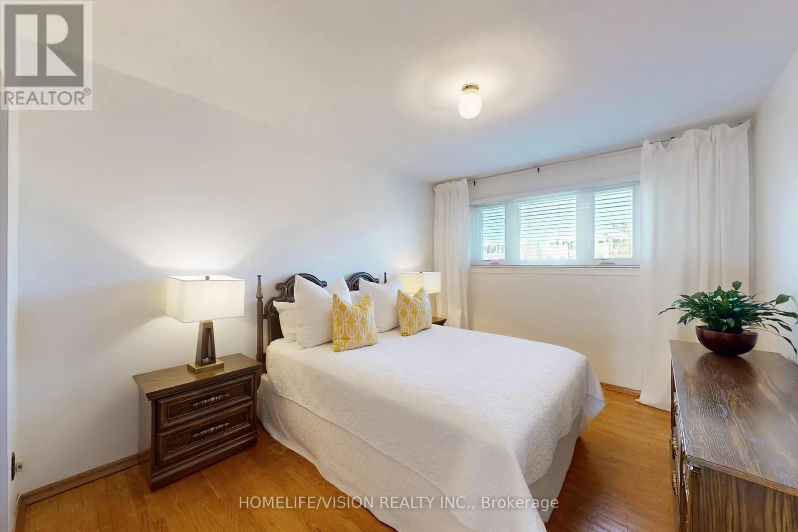 54 PINEBROOK AVENUE