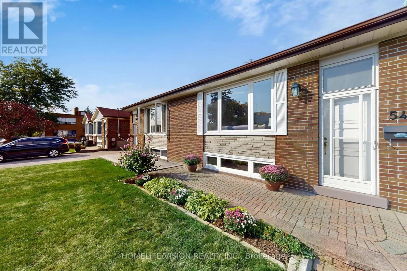 54 PINEBROOK AVENUE