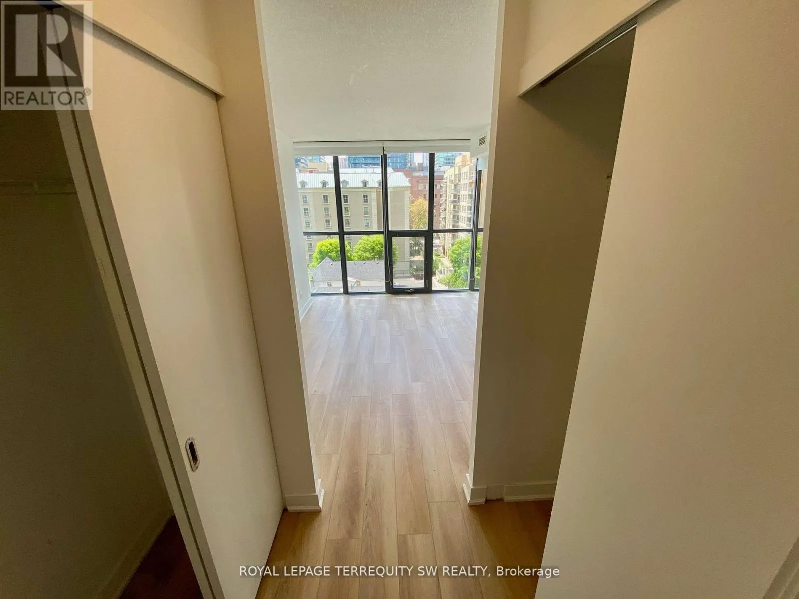 707 - 110 CHARLES STREET E
