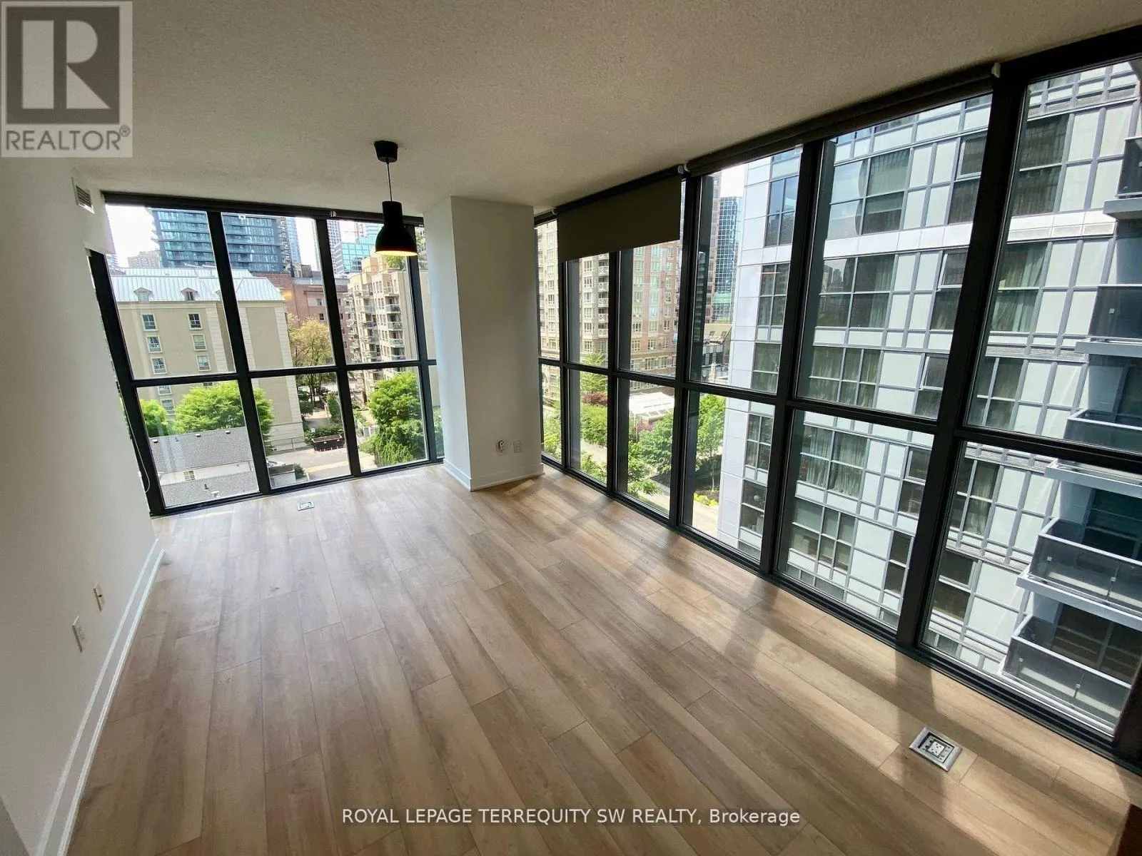 707 - 110 CHARLES STREET E