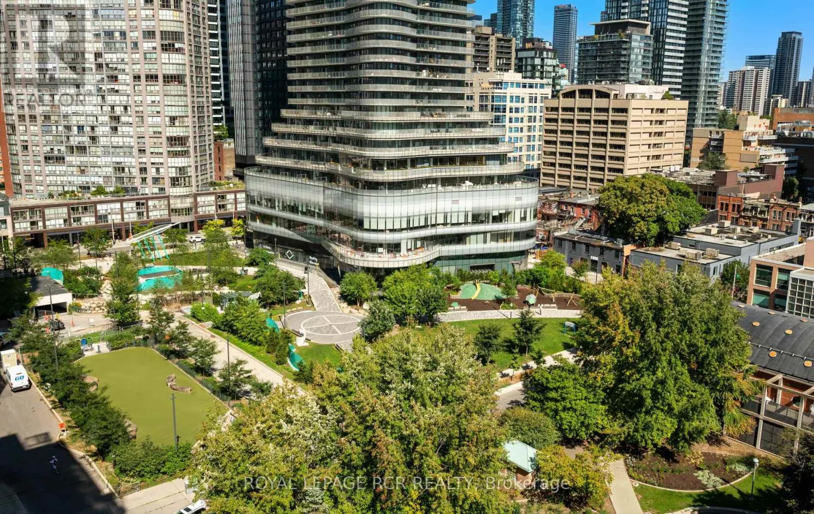 1412 - 887 BAY STREET
