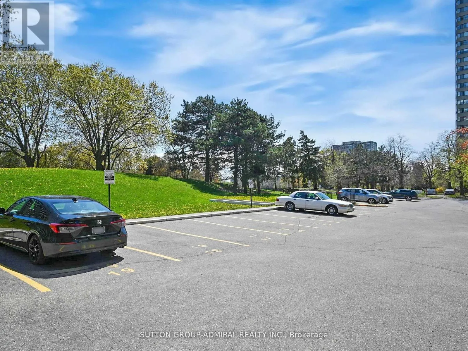 1204 - 100 ANTIBES DRIVE