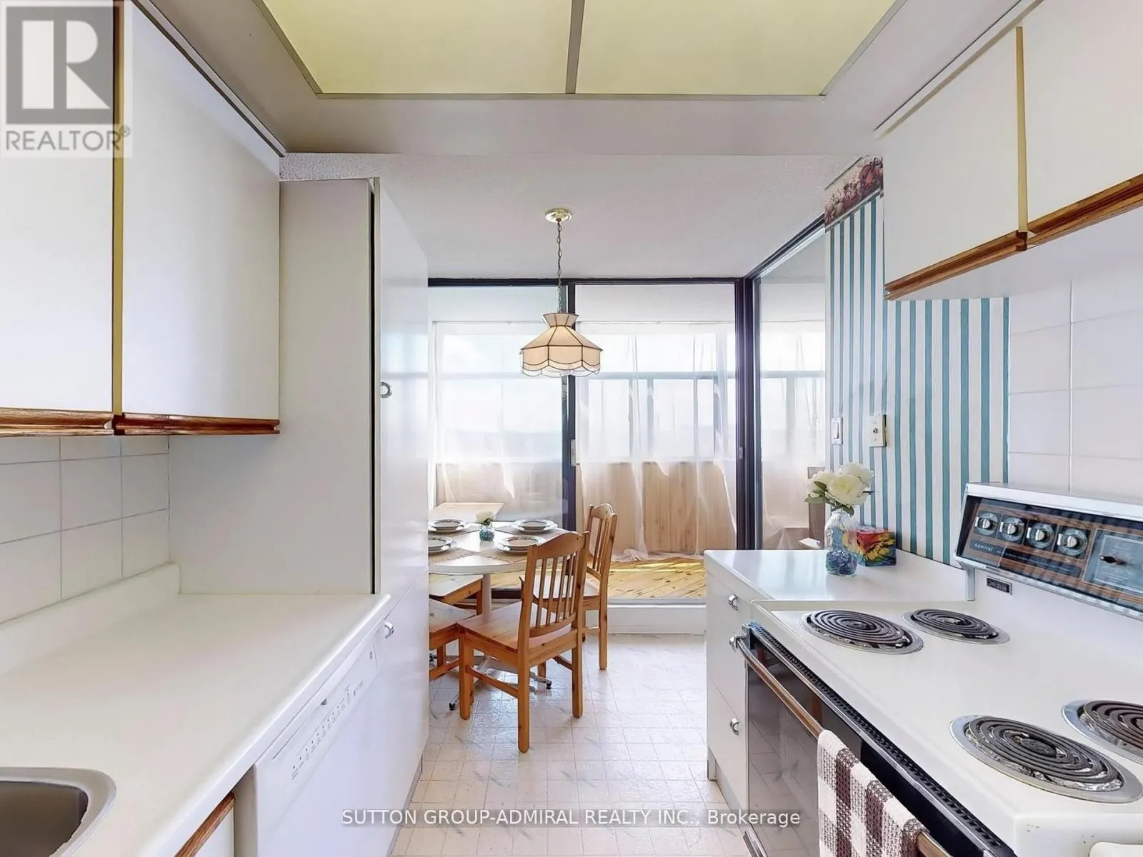 1204 - 100 ANTIBES DRIVE