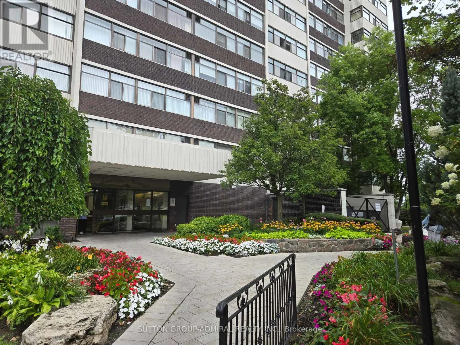 1204 - 100 ANTIBES DRIVE