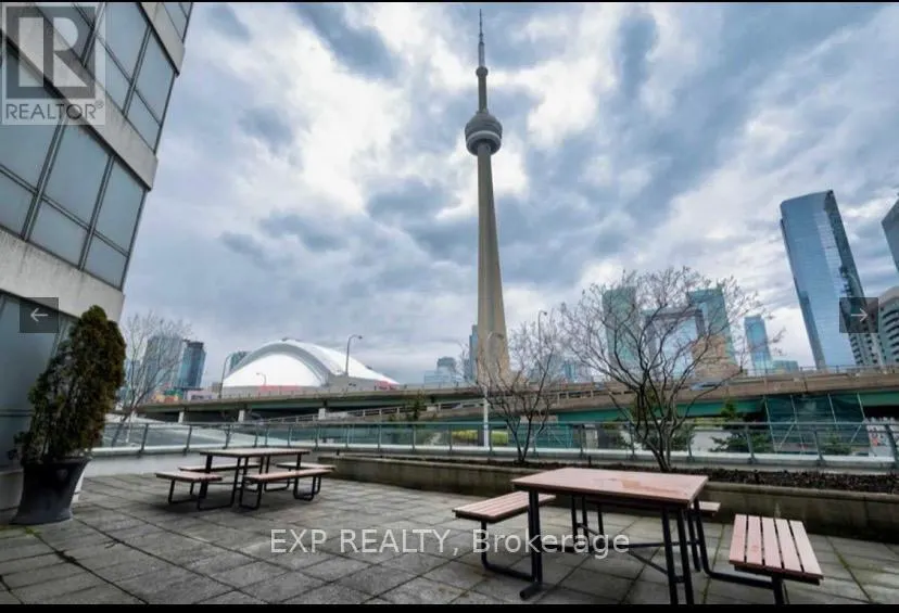 705 - 228 QUEENS QUAY W