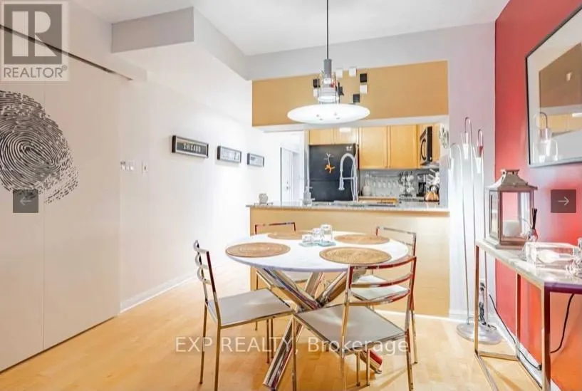 705 - 228 QUEENS QUAY W