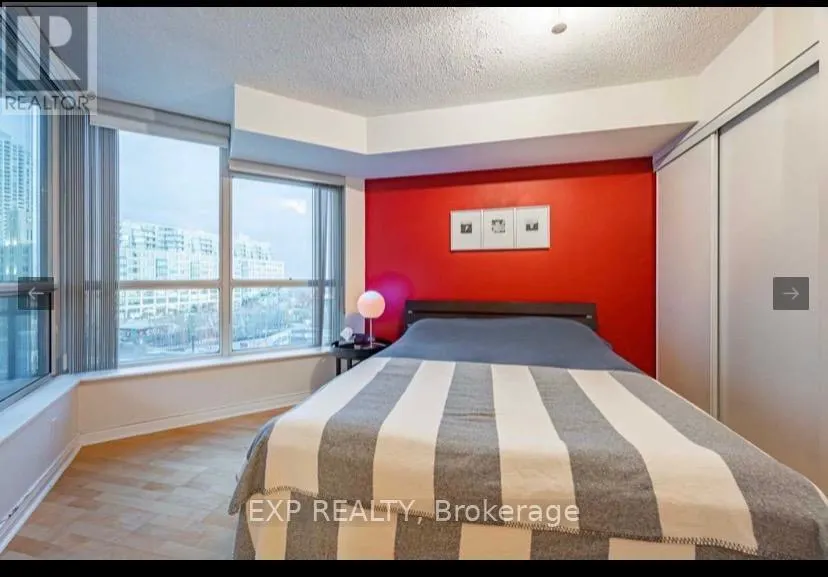 705 - 228 QUEENS QUAY W