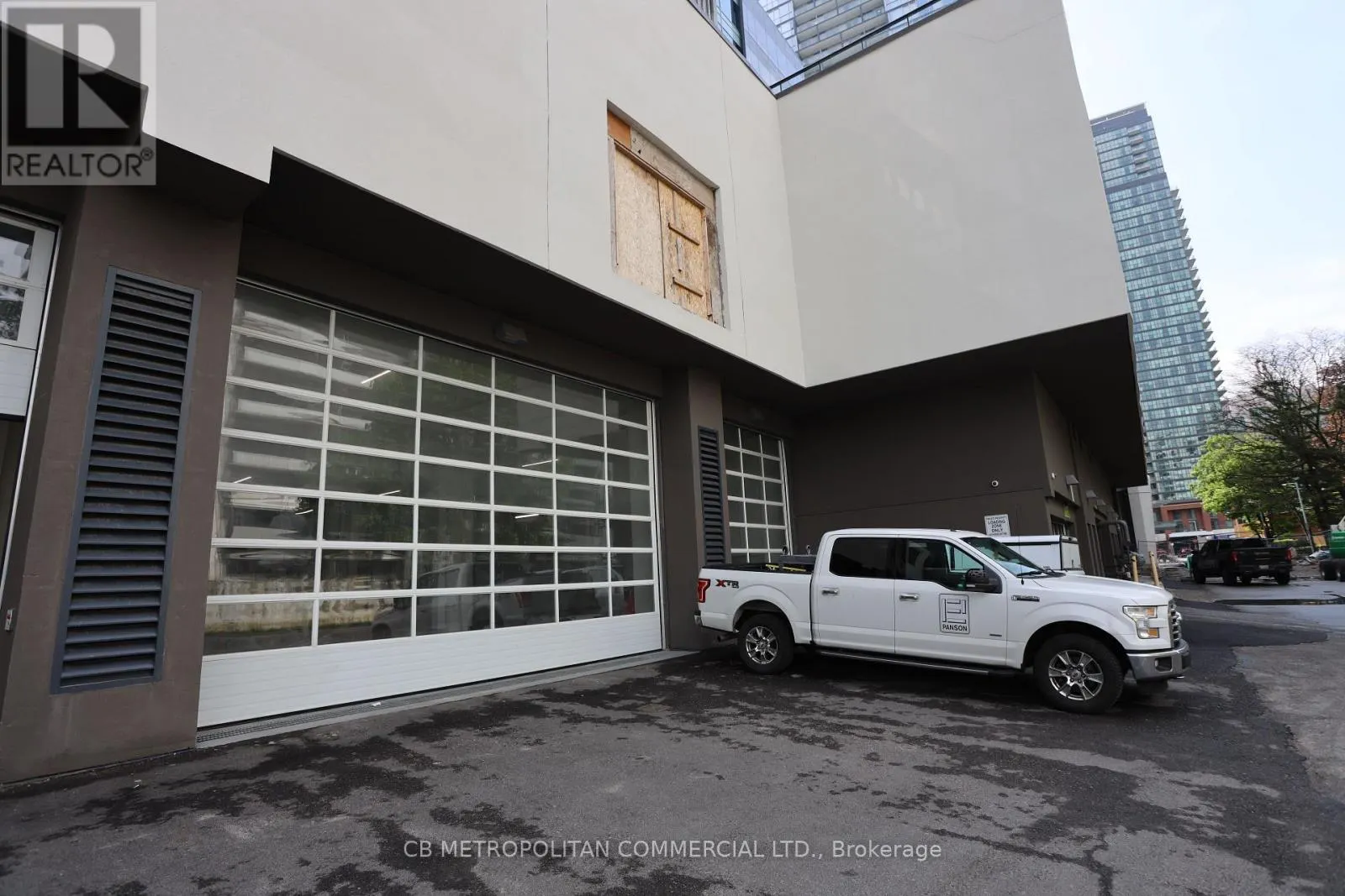 UPPER MARKET - 5250 YONGE STREET