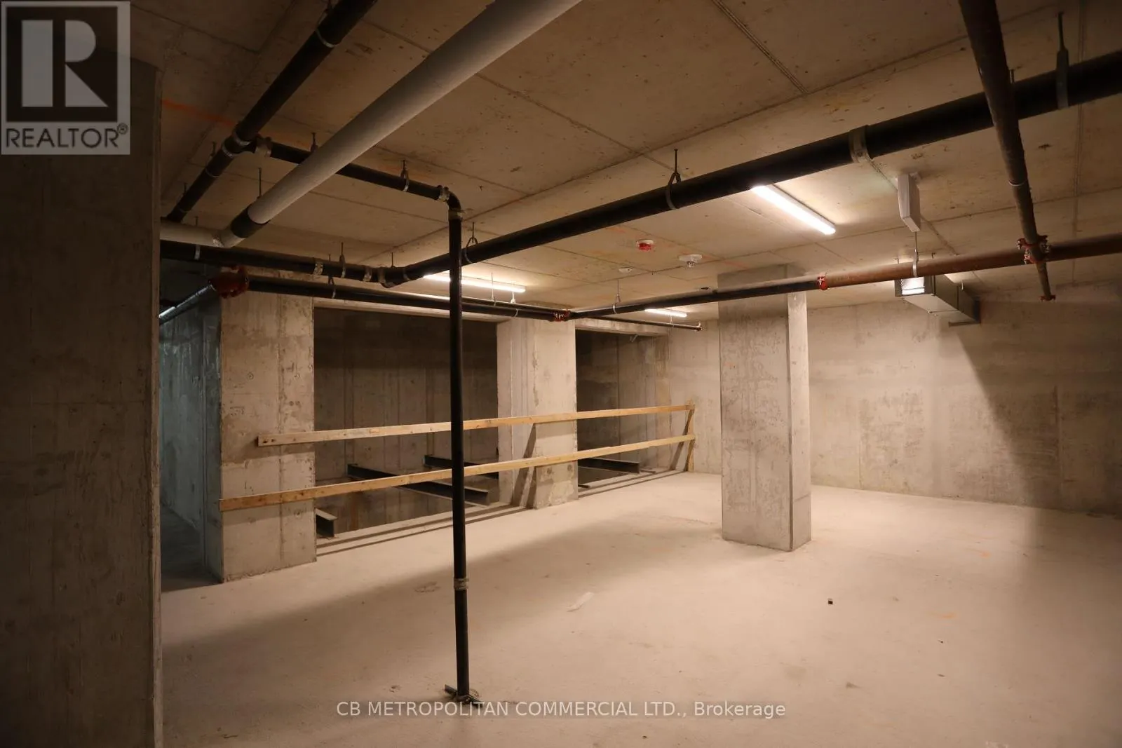 UPPER MARKET - 5250 YONGE STREET
