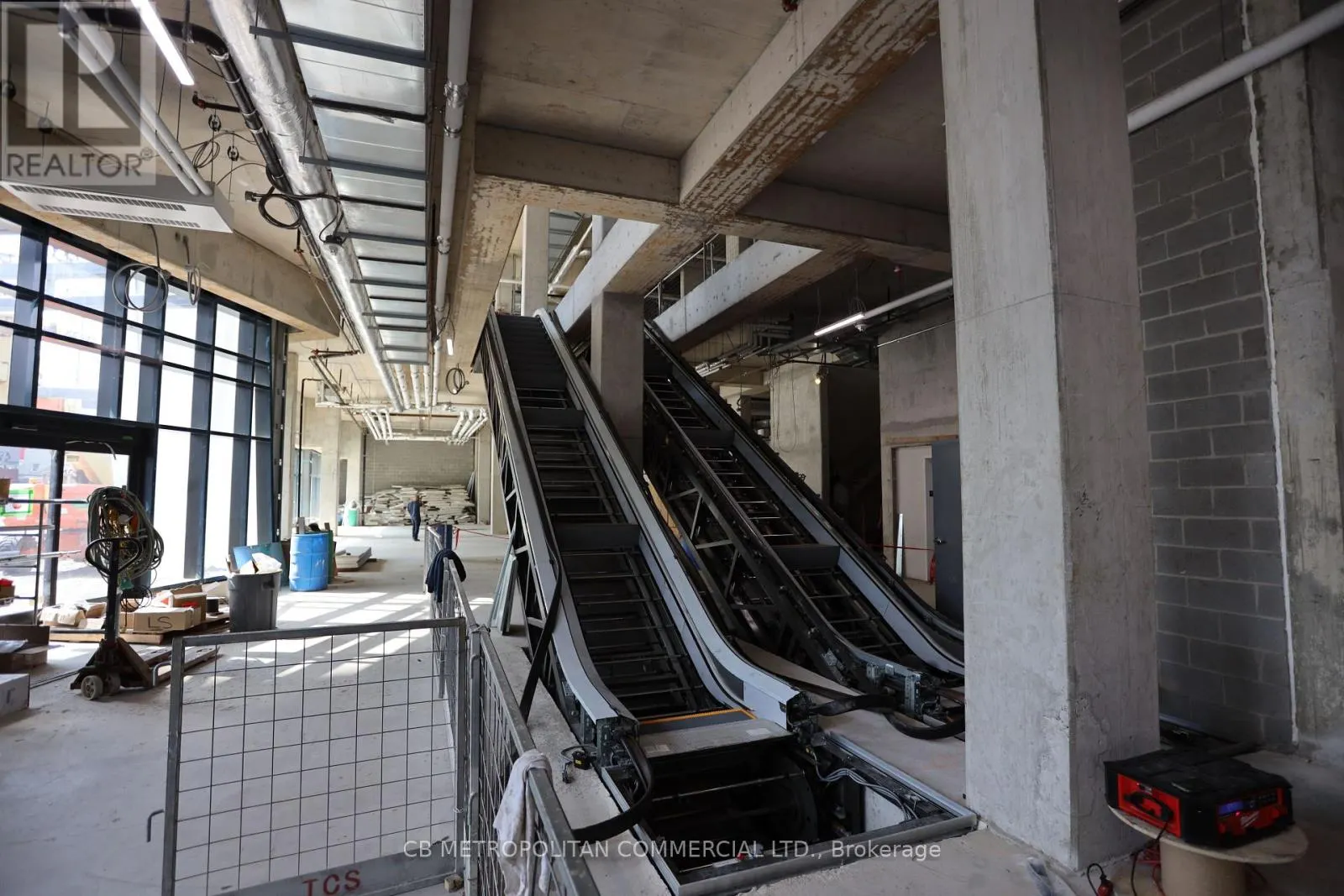UPPER MARKET - 5250 YONGE STREET