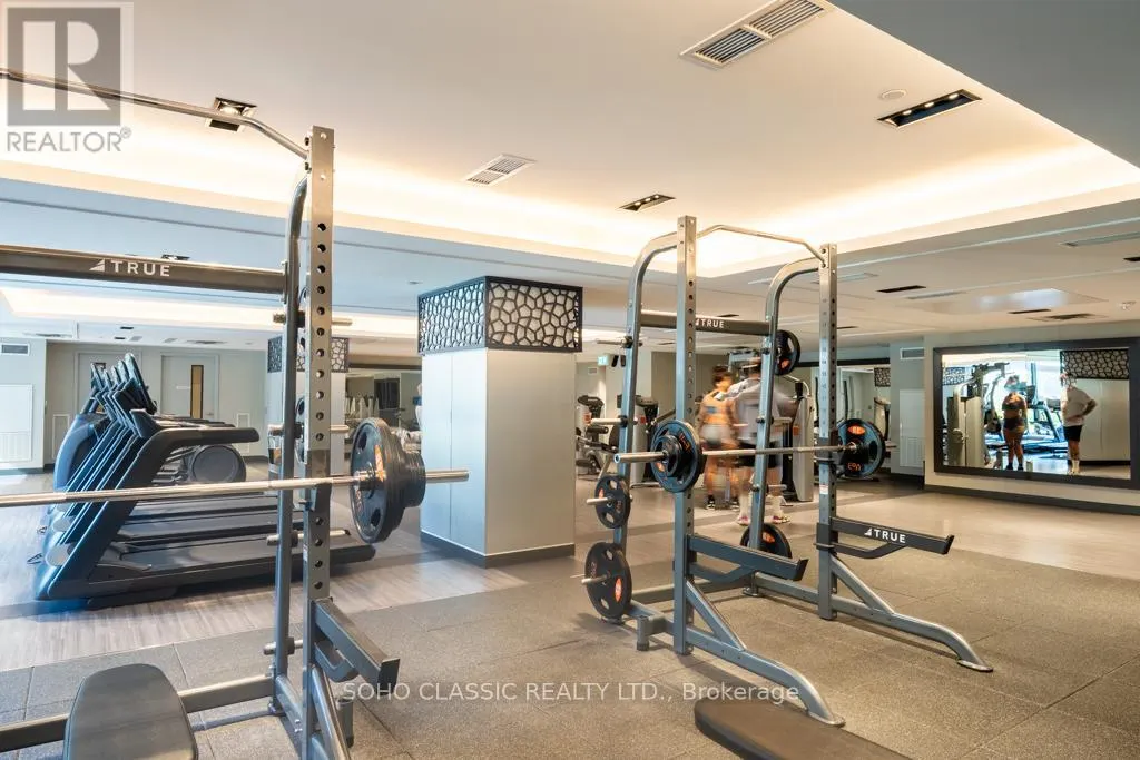 512 - 543 RICHMOND STREET W