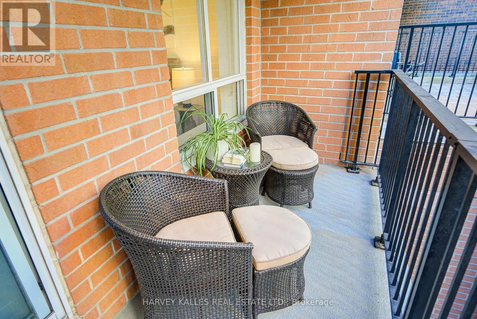 210 - 260 MERTON STREET