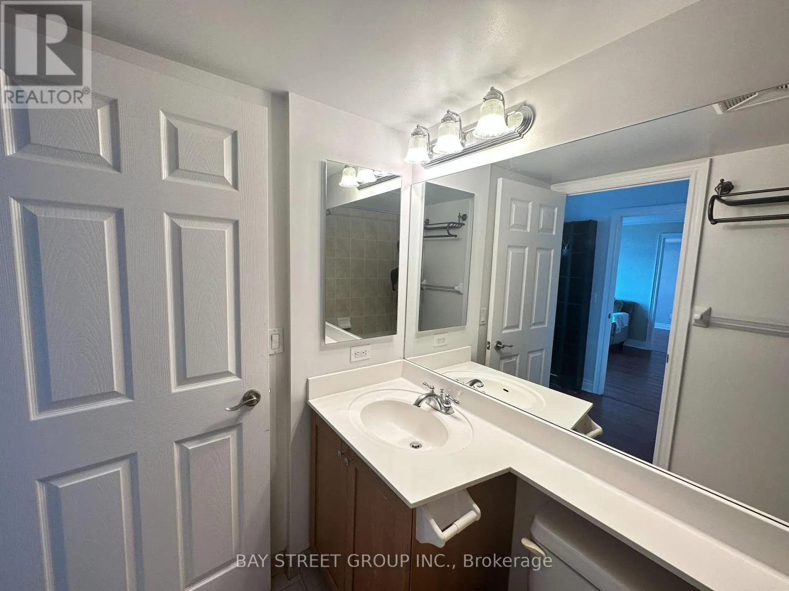 2614 - 15 GREENVIEW AVENUE