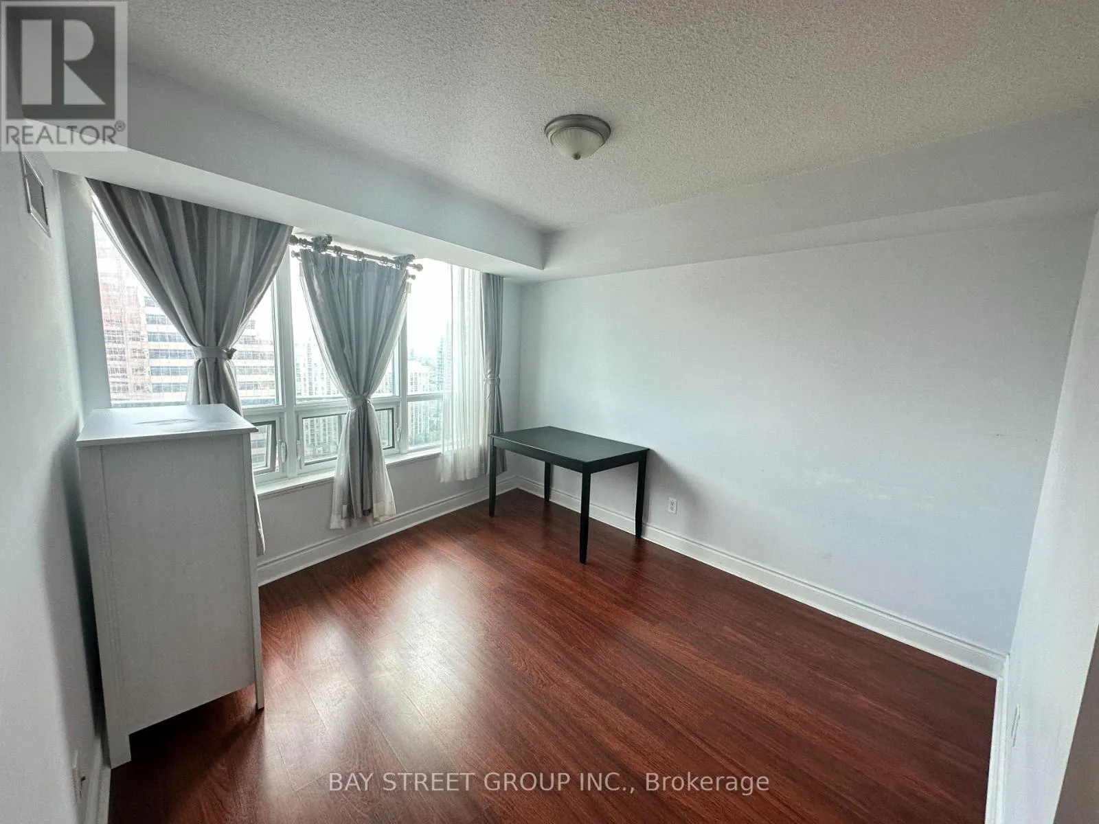 2614 - 15 GREENVIEW AVENUE