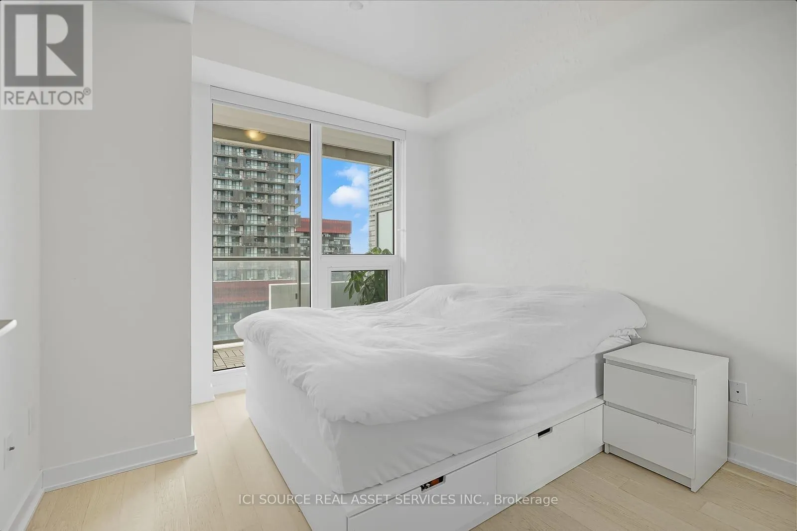 3109 - 2221 YONGE STREET