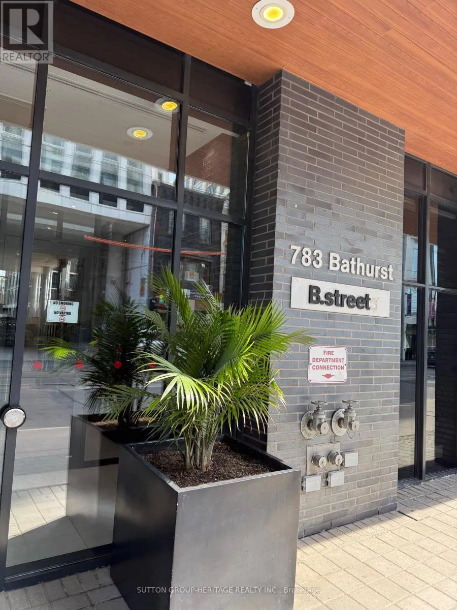 814 - 783 BATHURST STREET