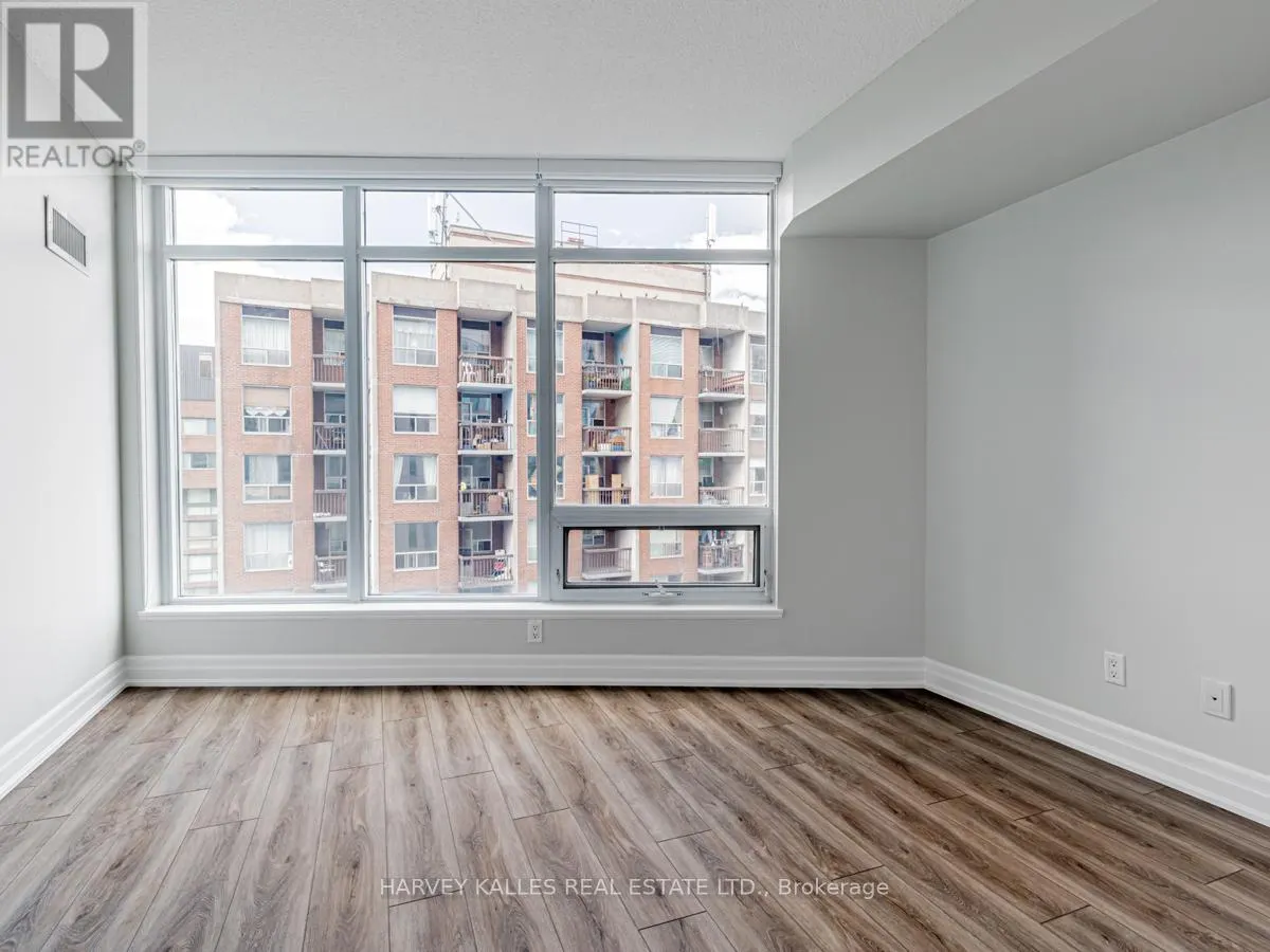 1301 - 8 SCOLLARD STREET