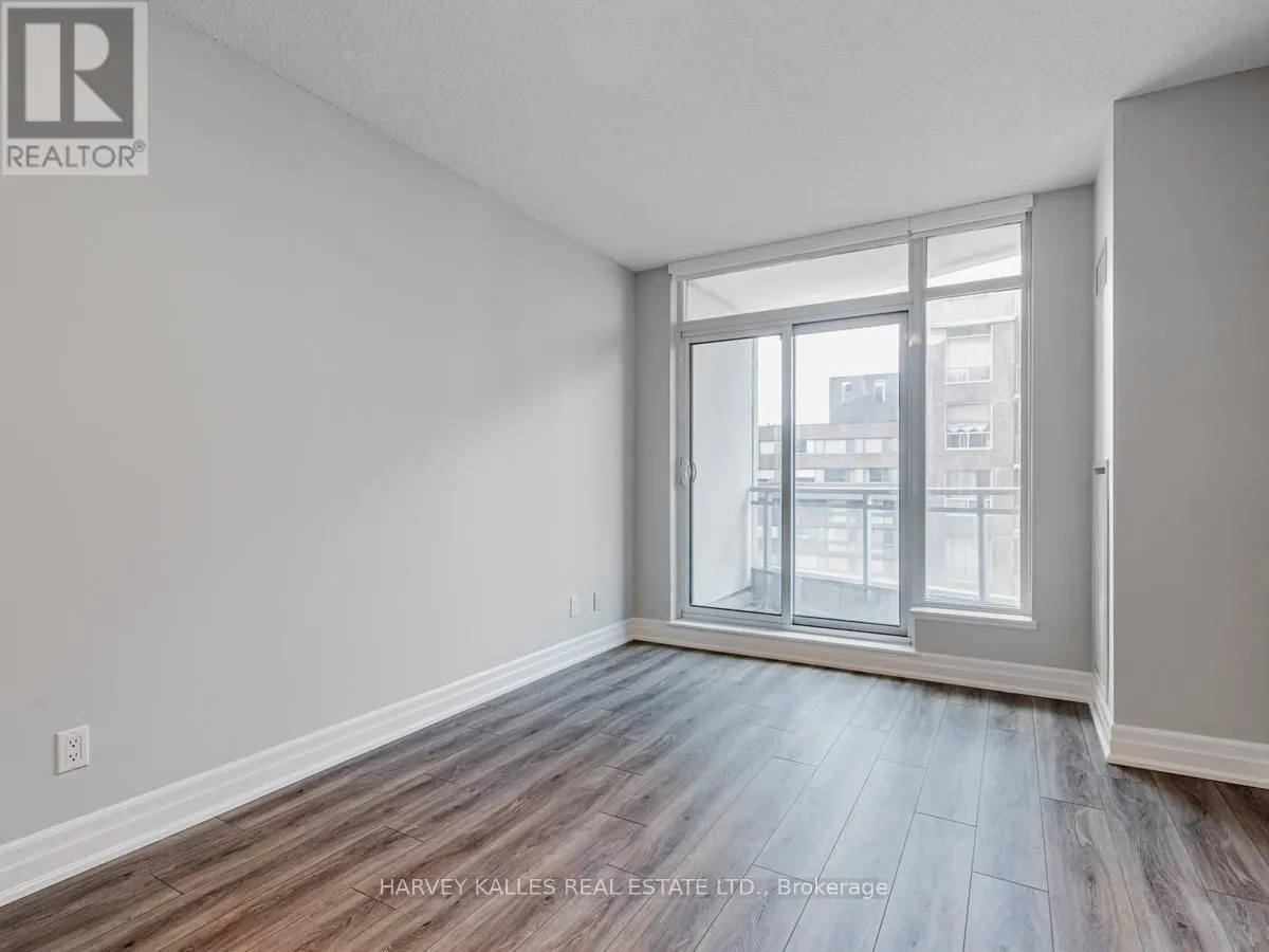 1301 - 8 SCOLLARD STREET
