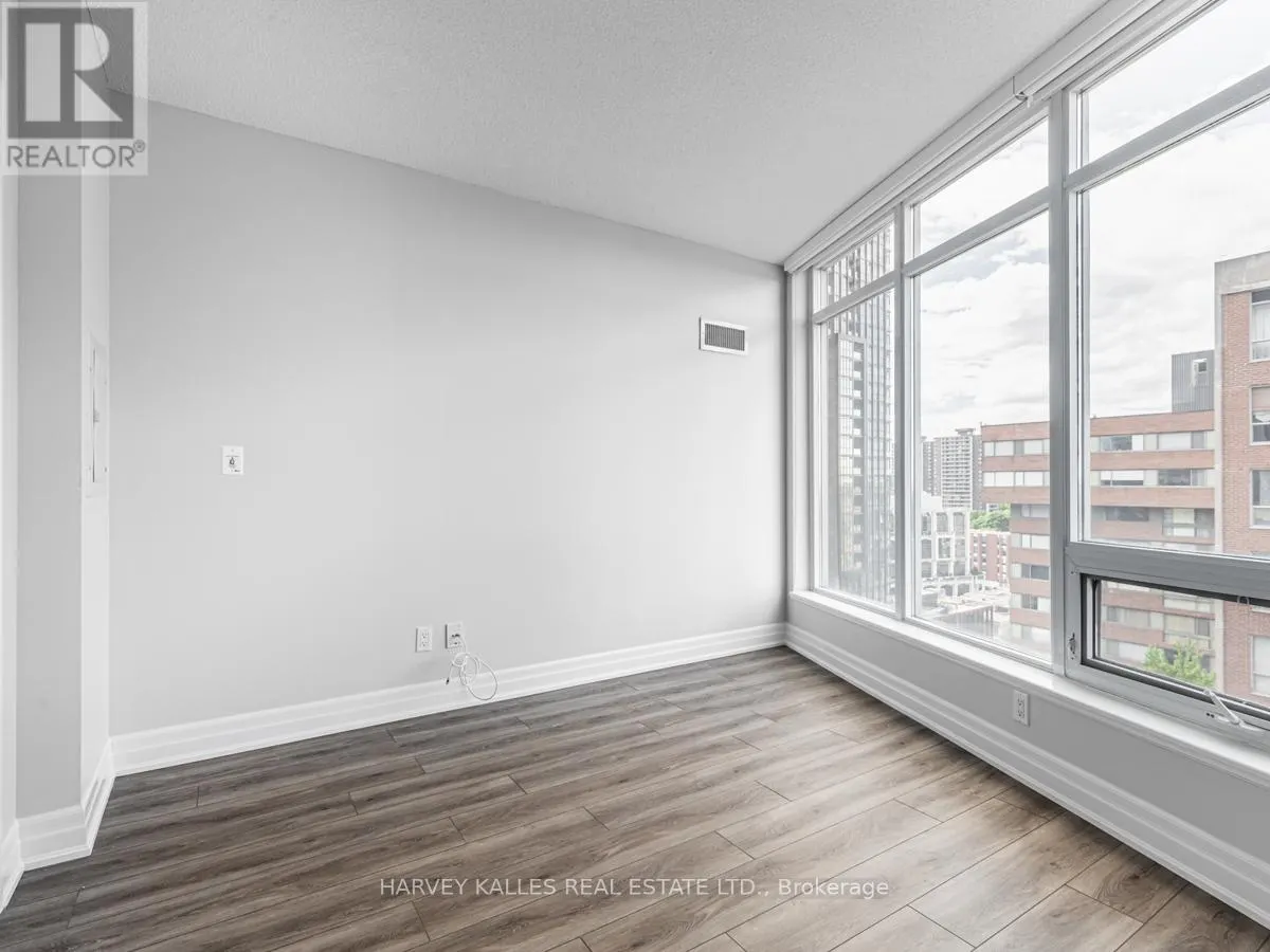 1301 - 8 SCOLLARD STREET