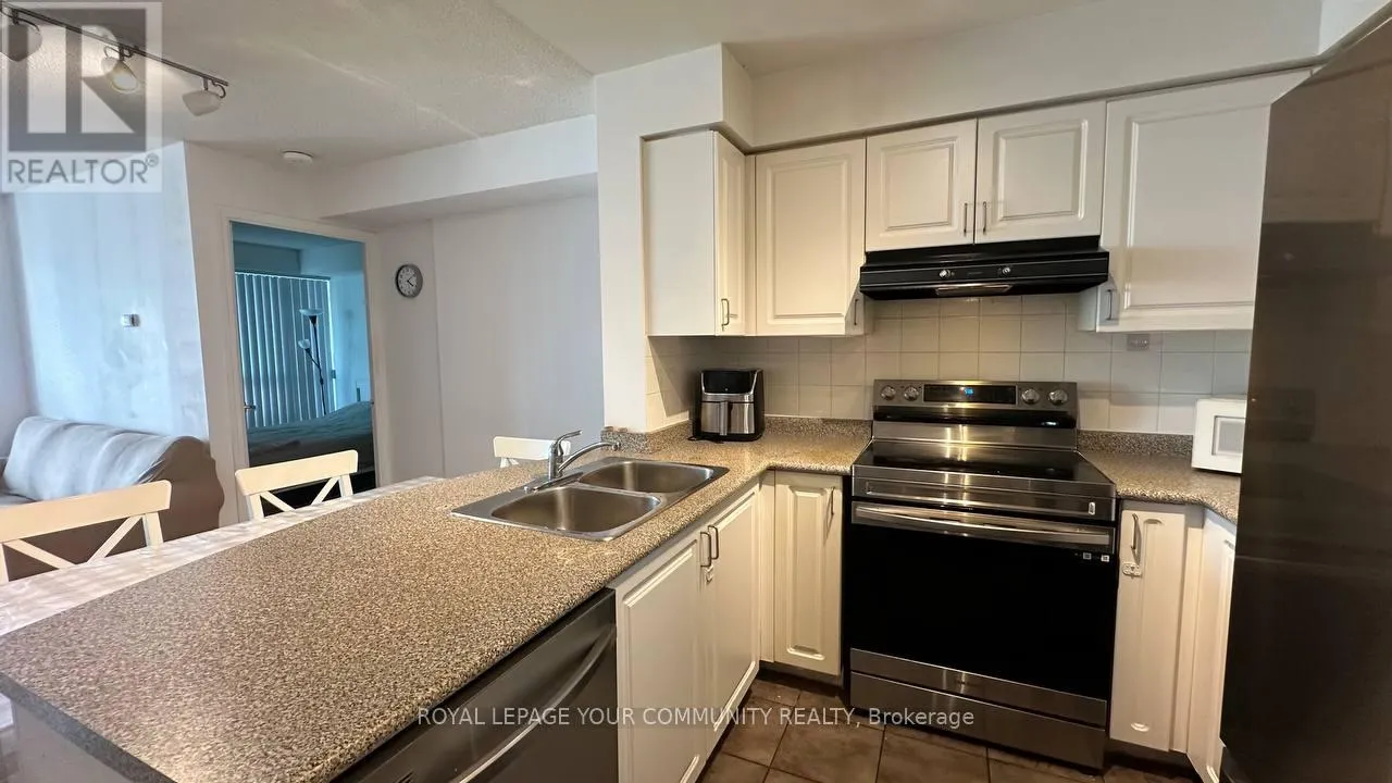 1003 - 5500 YONGE STREET