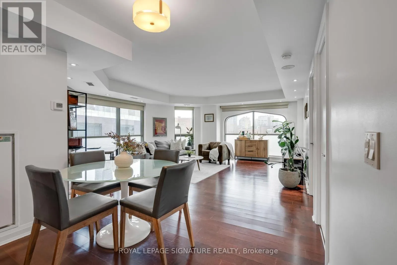 411 - 3 MCALPINE STREET