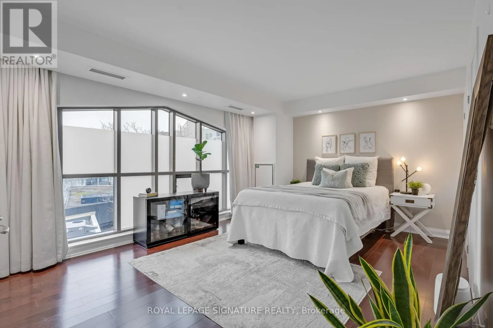 411 - 3 MCALPINE STREET